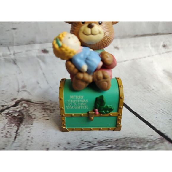 1991 Ornament Teddy Bear Doll /Chest Merry Christmas to a Fine Daughter NO BOX - Picture 2 of 9